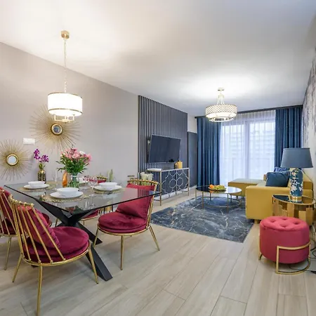 Daire Moonlight Z Basenem I Parkingiem - Plazowa - *