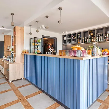 Moonlight Z Basenem I Parkingiem - Plazowa - *