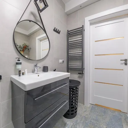 Apartment Moonlight Z Basenem I Parkingiem - Plazowa -