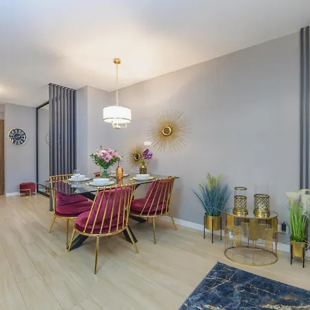 Moonlight Z Basenem I Parkingiem - Plazowa - Apartman *