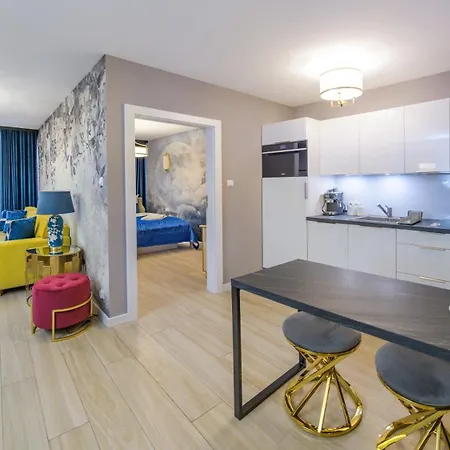 Apartman Moonlight Z Basenem I Parkingiem - Plazowa -