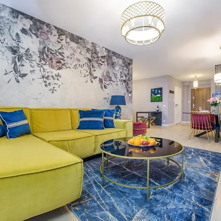 Moonlight Z Basenem I Parkingiem - Plazowa - * Kołobrzeg